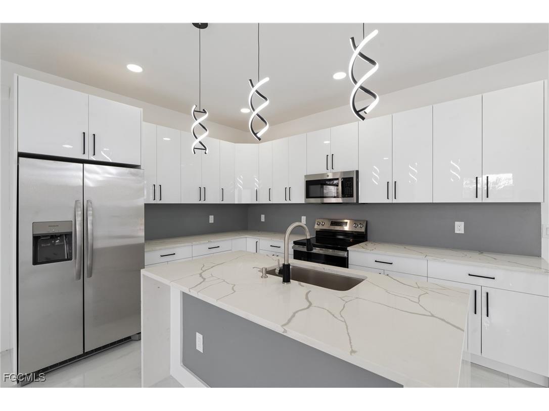 1921 NW 30th Street Cape Coral FL 33993 2025004915 image7