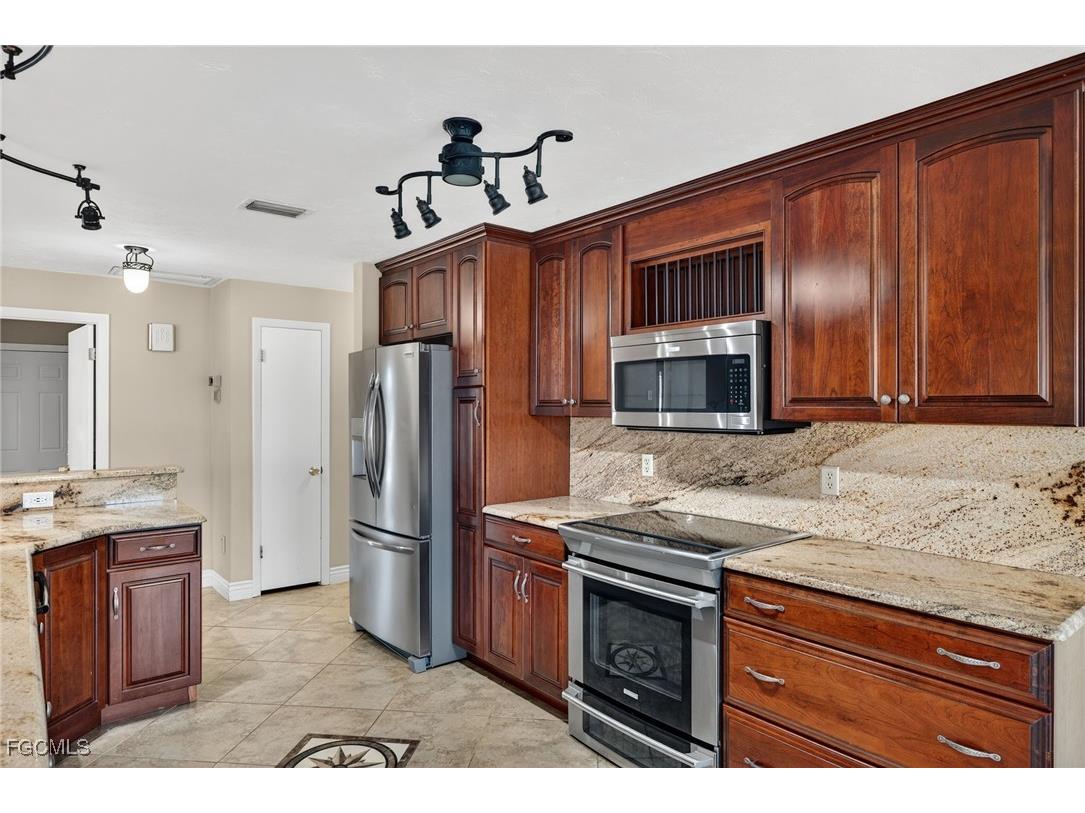 1921 SE 36th Street Cape Coral FL 33904 2025019208 image19