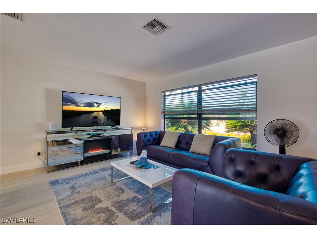 1921 SE 44th Street Cape Coral FL 33904 224043305 image8