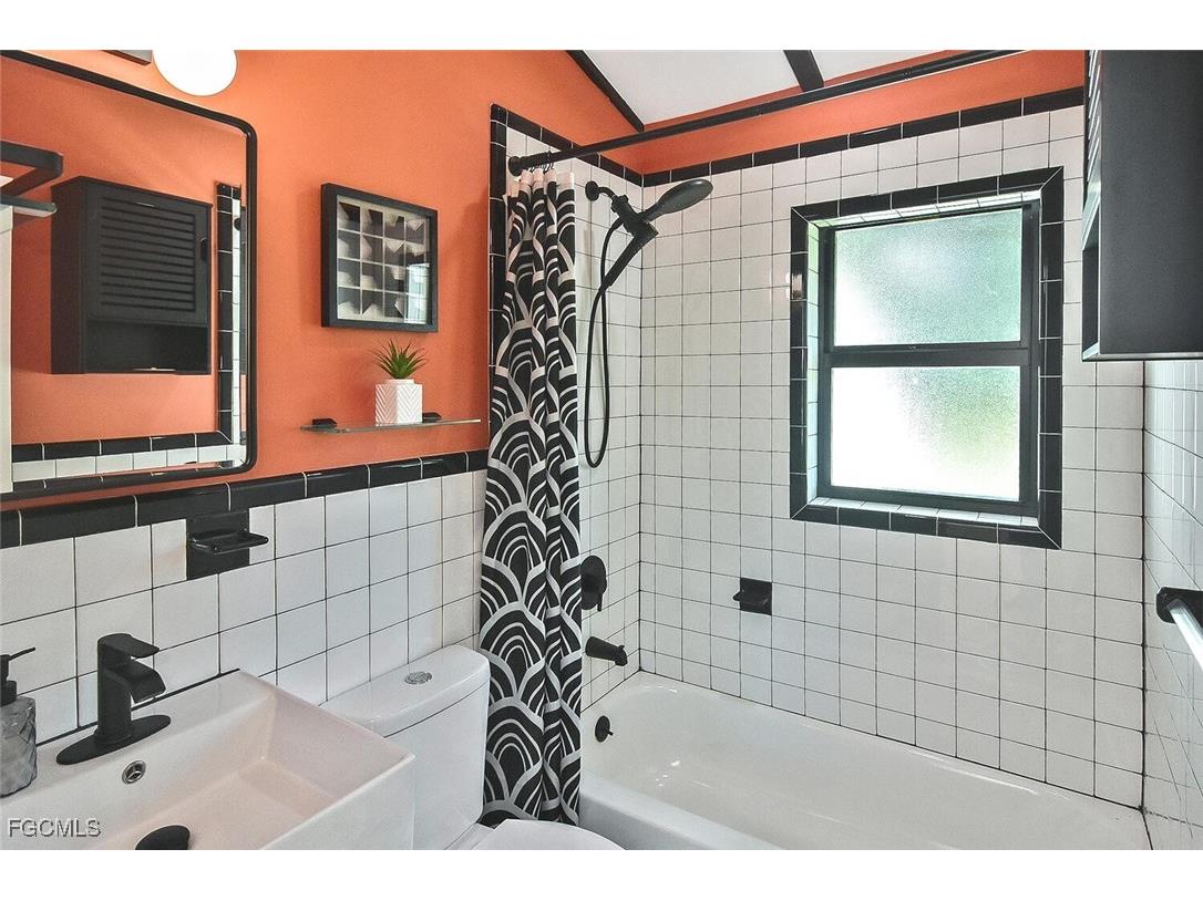 1922 Flamingo Drive North Fort Myers FL 33917 2025013480 image13