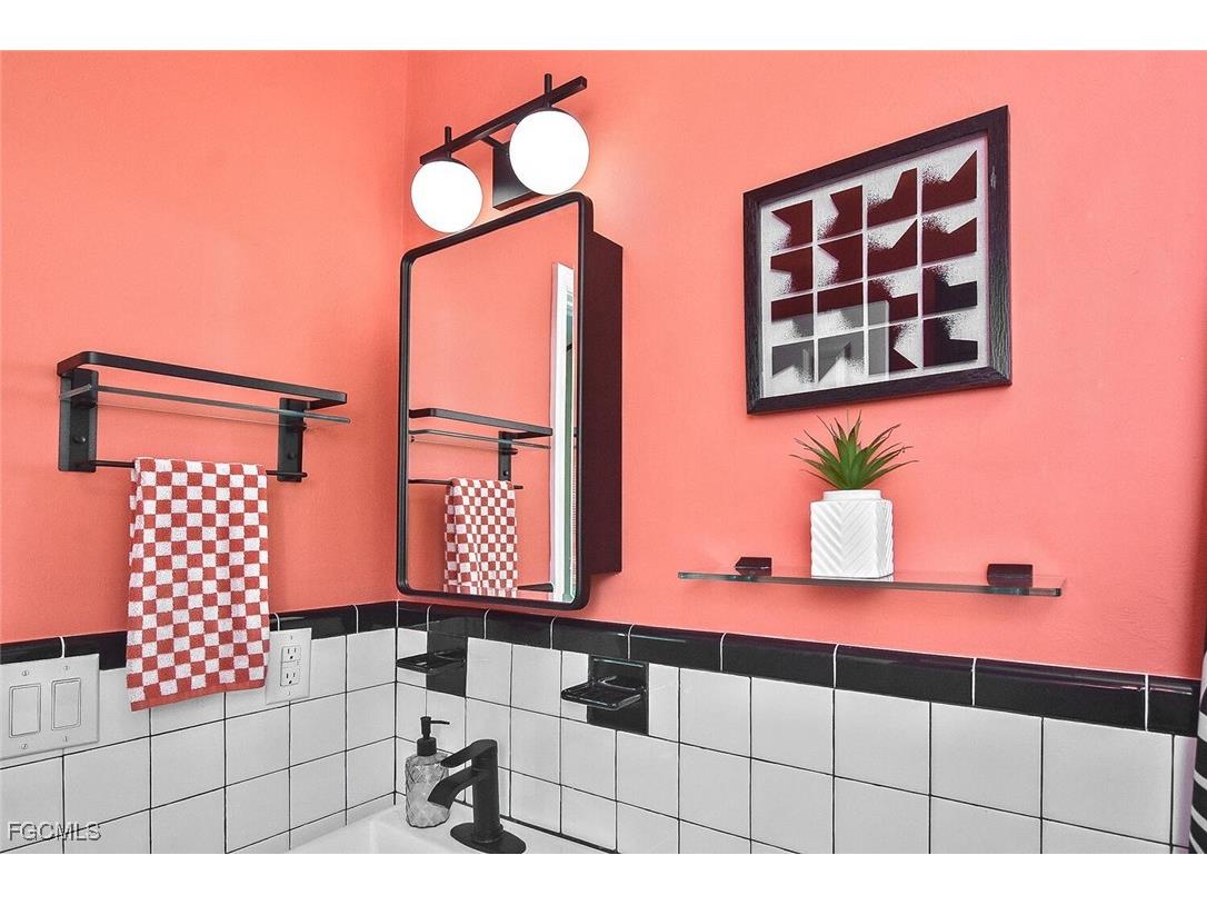 1922 Flamingo Drive North Fort Myers FL 33917 2025013480 image16