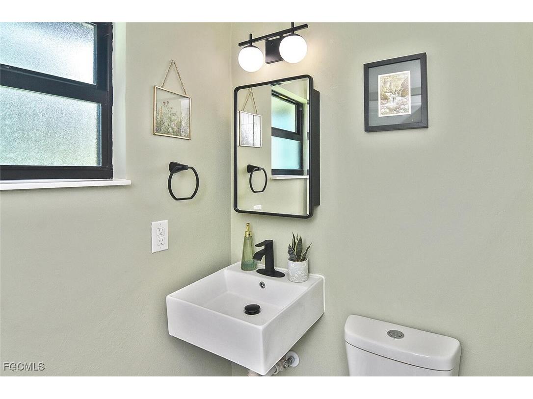 1922 Flamingo Drive North Fort Myers FL 33917 2025013480 image30