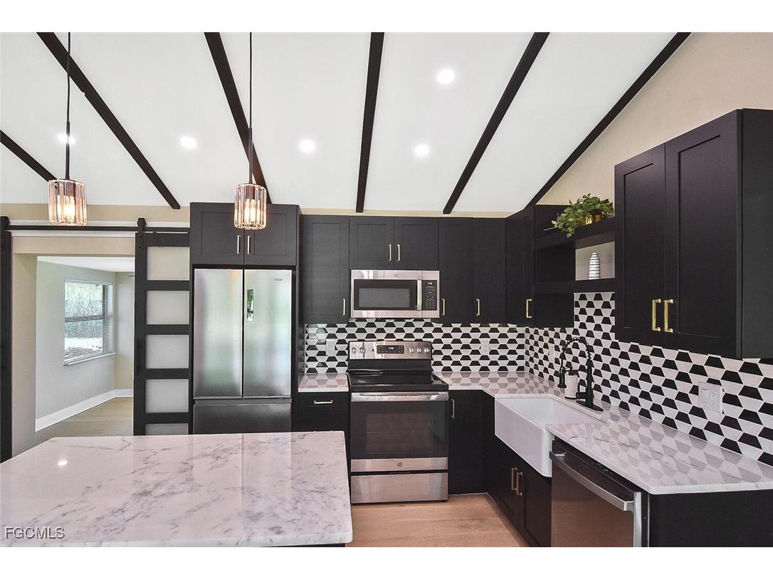 1922 Flamingo Drive North Fort Myers FL 33917 2025013480 image33