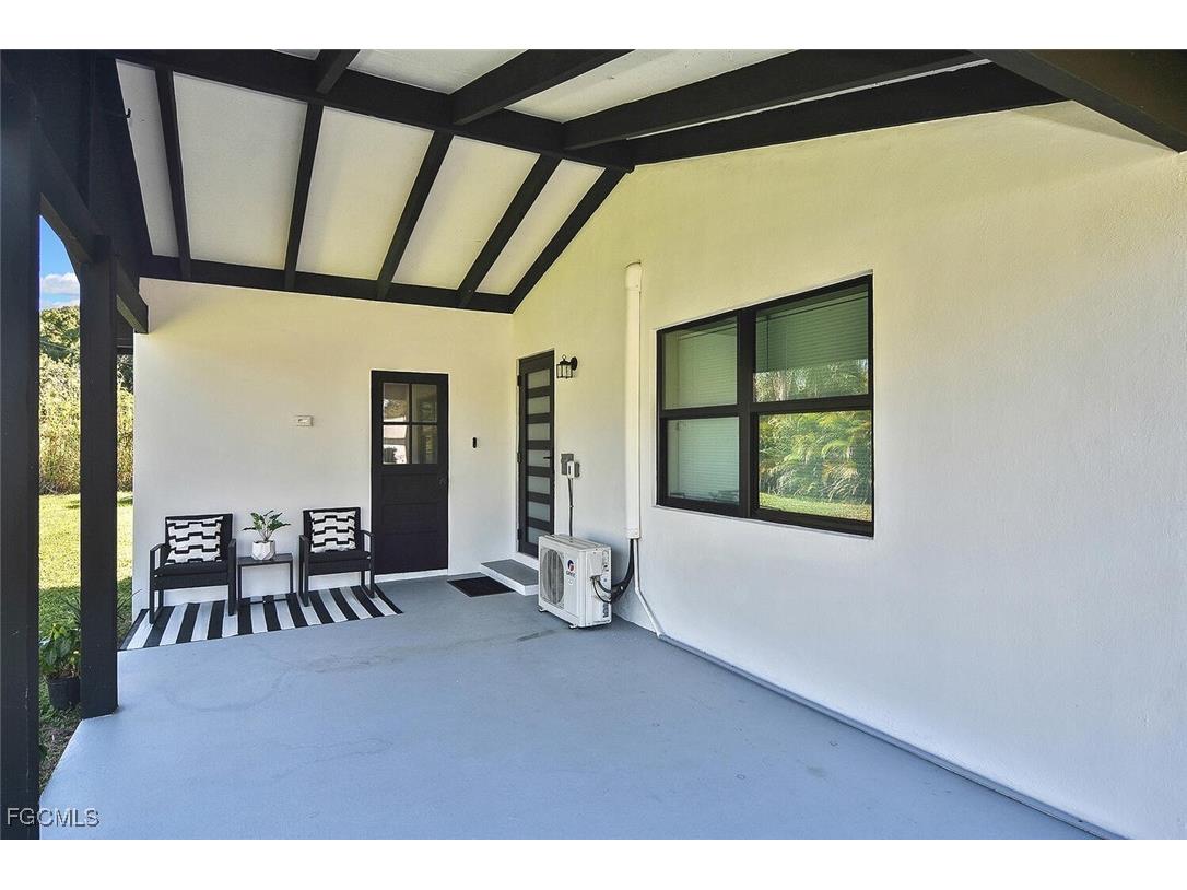 1922 Flamingo Drive North Fort Myers FL 33917 2025013480 image4
