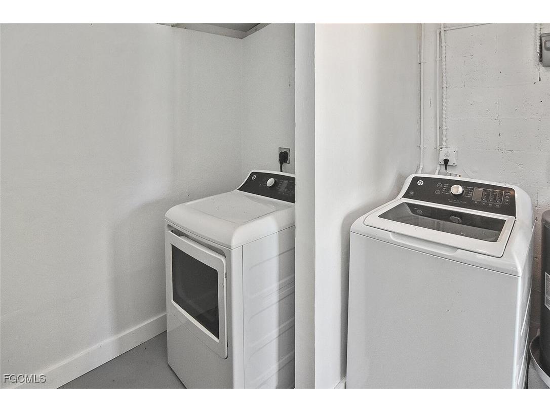 1922 Flamingo Drive North Fort Myers FL 33917 2025013480 image45