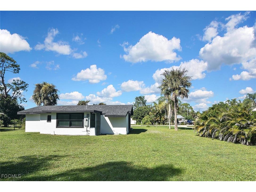 1922 Flamingo Drive North Fort Myers FL 33917 2025013480 image49