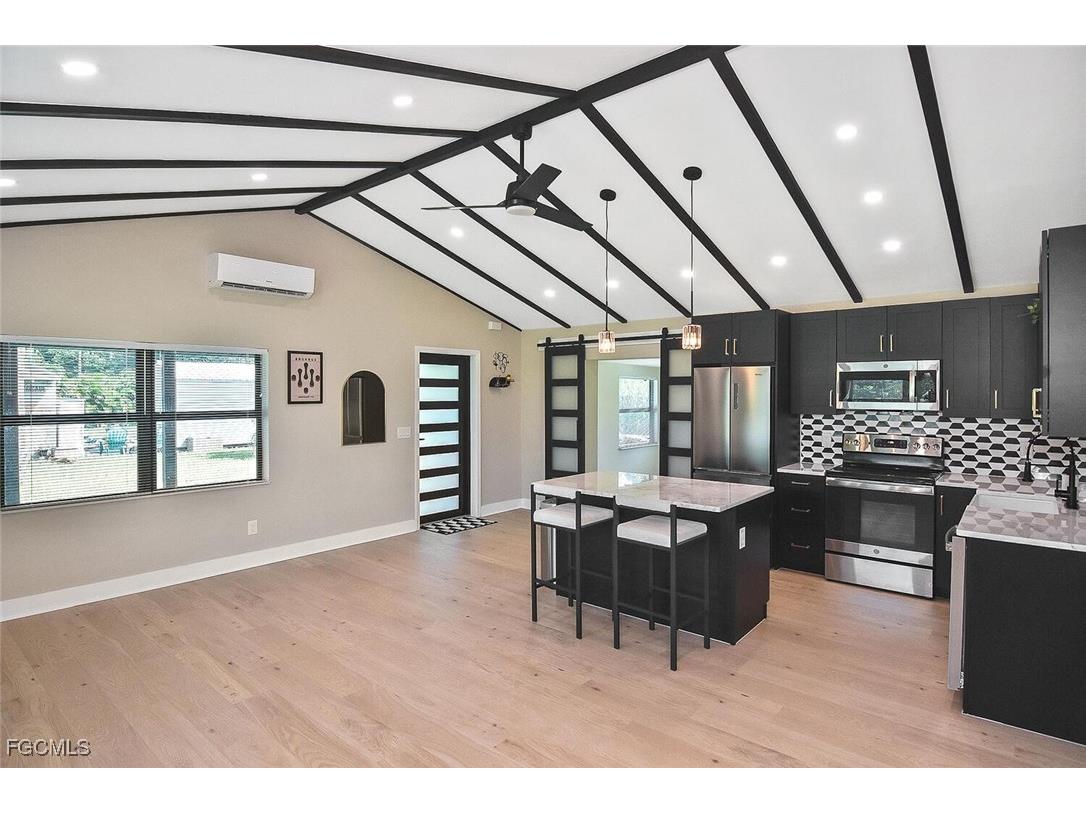 1922 Flamingo Drive North Fort Myers FL 33917 2025013480 image5