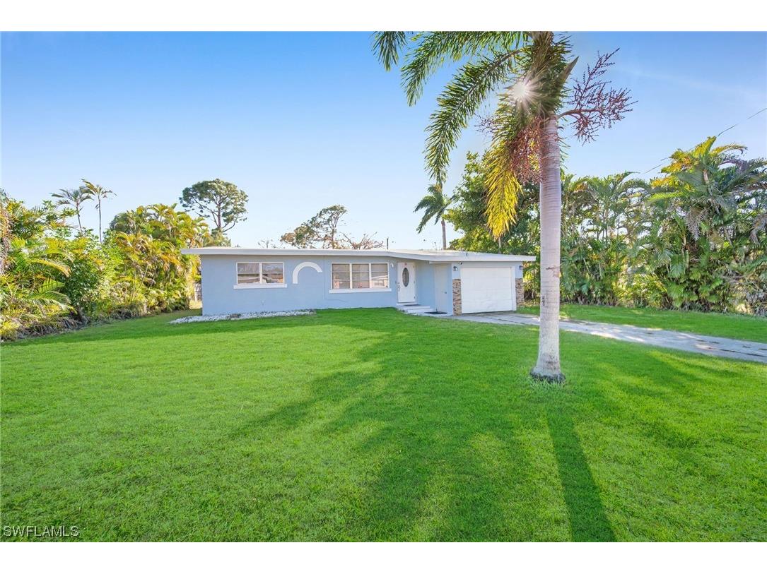 1922 Grove Avenue Fort Myers FL 33901 224010336 image1