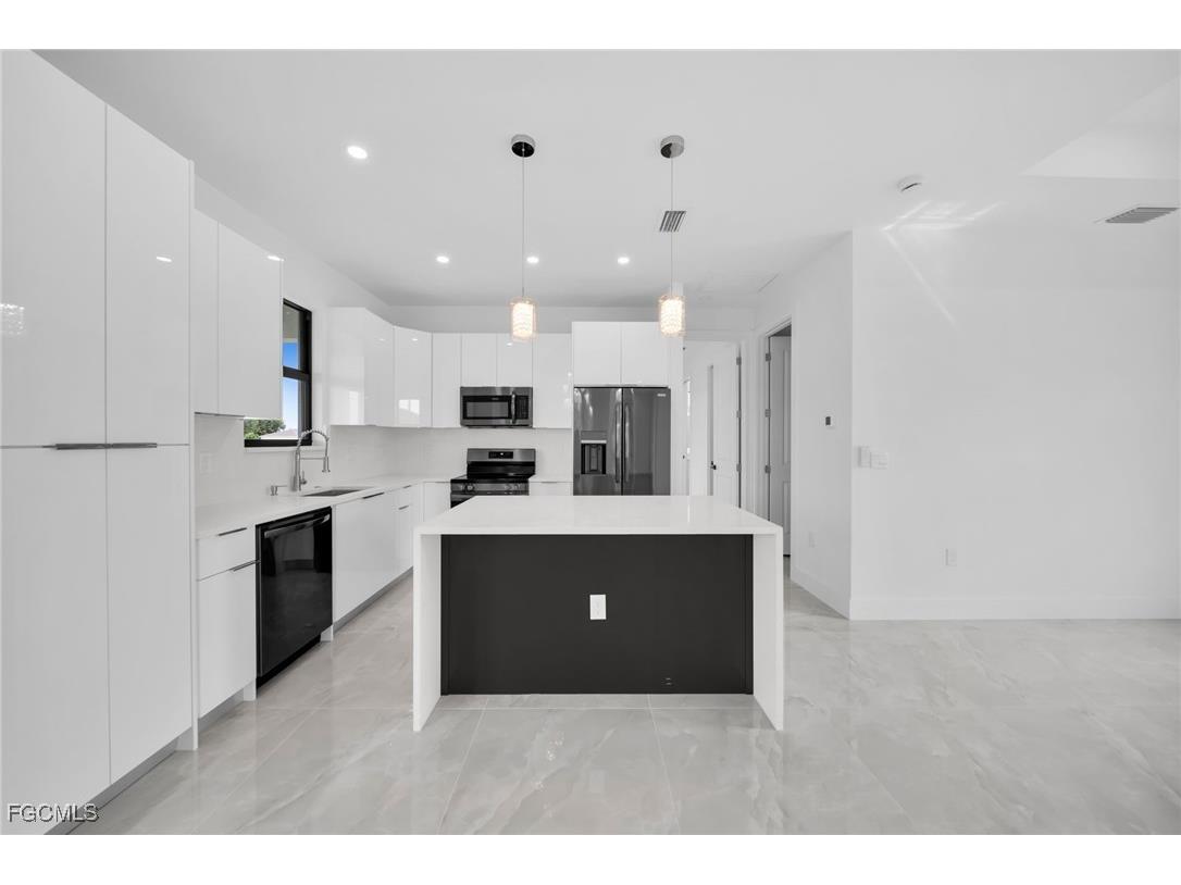 1922 NE 17th Avenue Cape Coral FL 33909 2025009023 image10