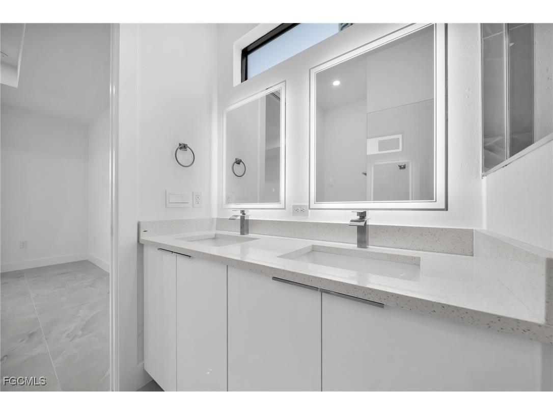 1922 NE 17th Avenue Cape Coral FL 33909 2025009023 image16