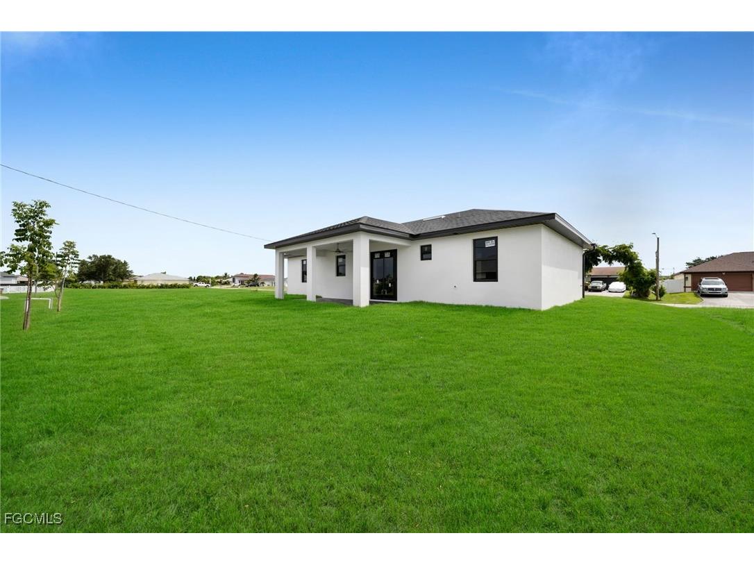 1922 NE 17th Avenue Cape Coral FL 33909 2025009023 image33