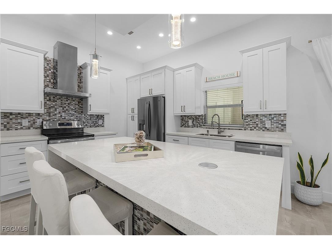 1922 NE 17th Place Cape Coral FL 33909 2026002852 image7