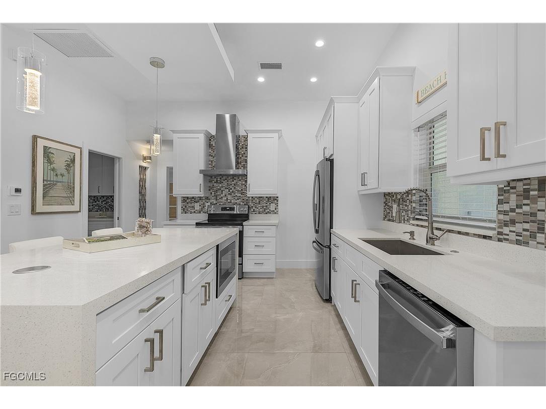 1922 NE 17th Place Cape Coral FL 33909 2026002852 image8