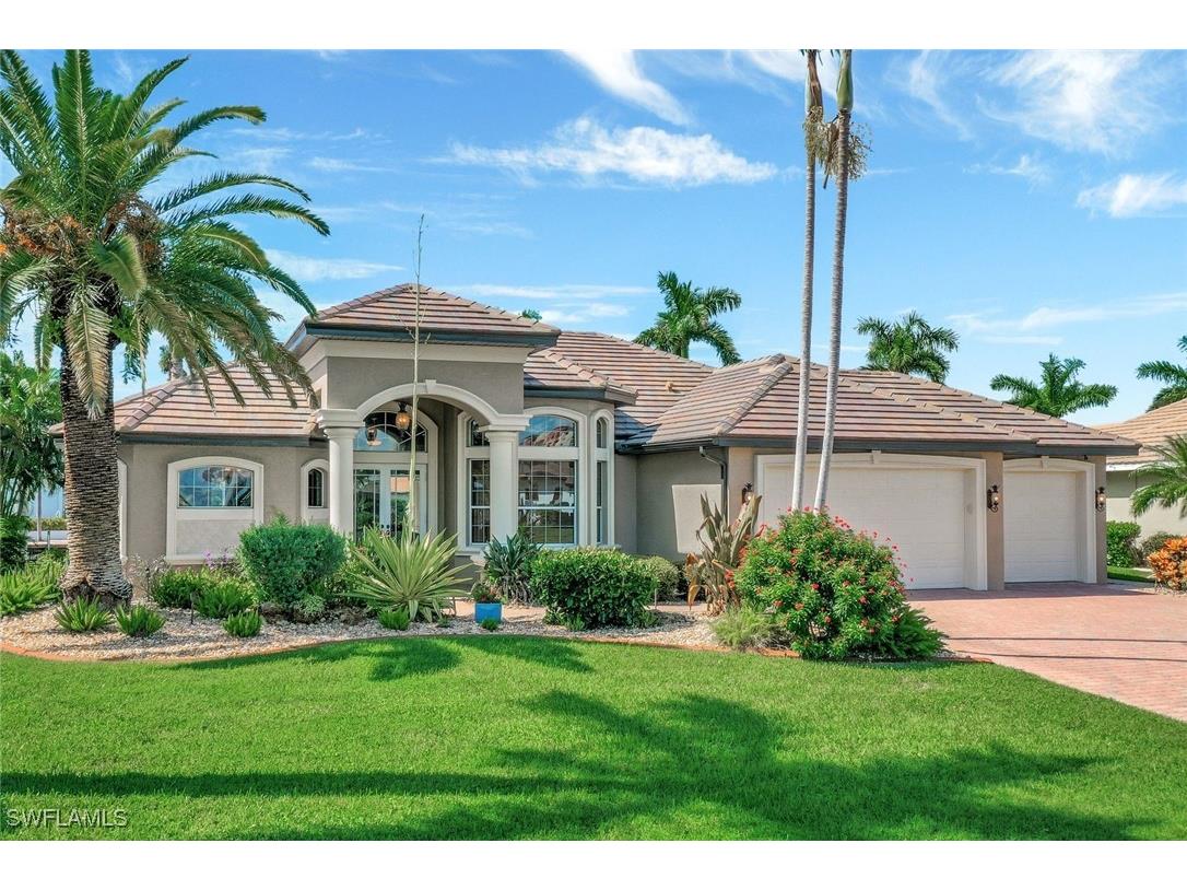 1923 Harbour Circle Cape Coral FL 33914 224093370 image1