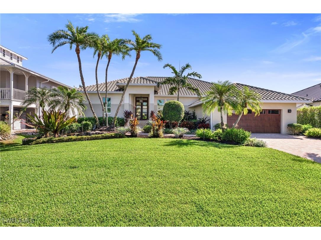 1923 Snook Drive Naples FL 34102 225076894 image1