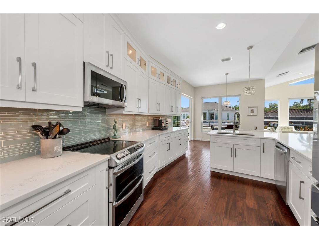 1923 Snook Drive Naples FL 34102 225076894 image10