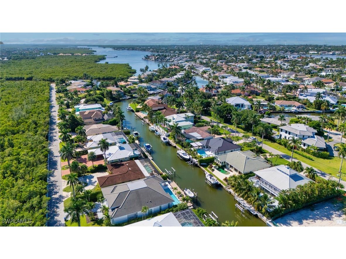1923 Snook Drive Naples FL 34102 225076894 image28