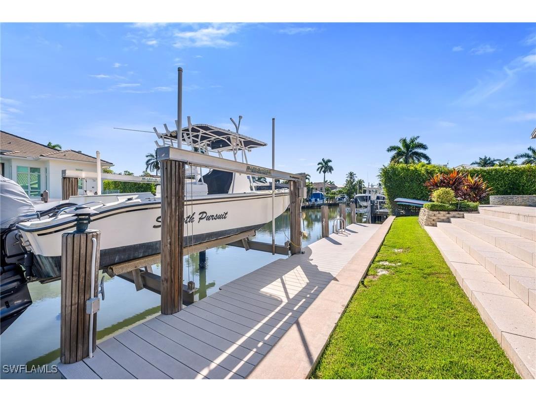 1923 Snook Drive Naples FL 34102 225076894 image4