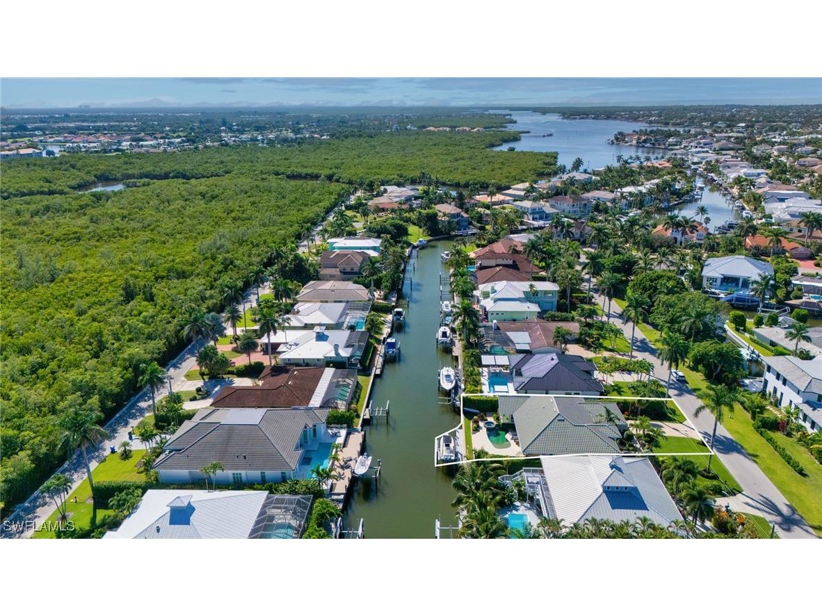 1923 Snook Drive Naples FL 34102 225076894 image6