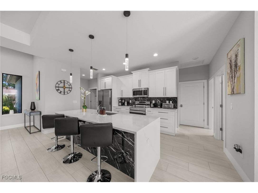 1923 SW 8th Court Cape Coral FL 33991 2025002569 image10