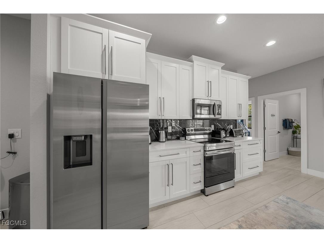 1923 SW 8th Court Cape Coral FL 33991 2025002569 image12