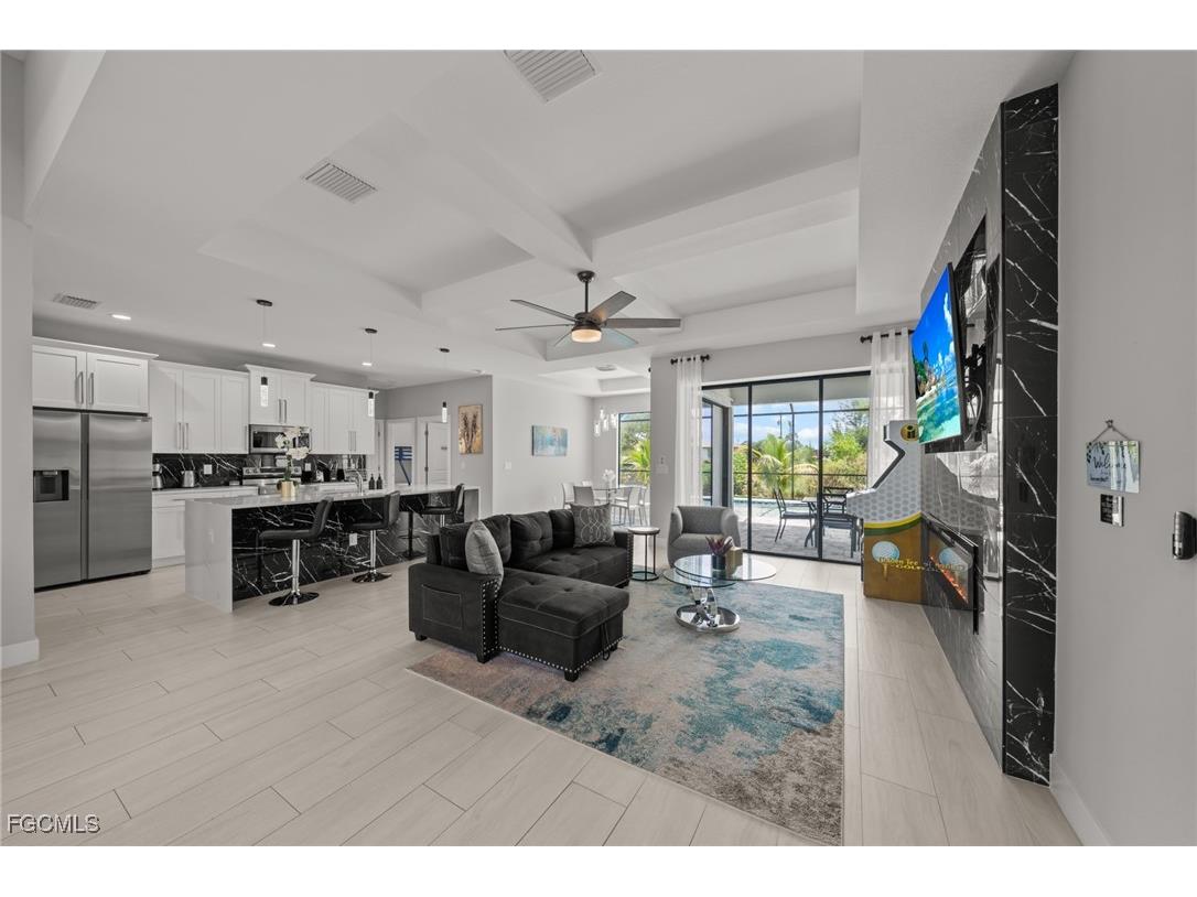 1923 SW 8th Court Cape Coral FL 33991 2025002569 image13