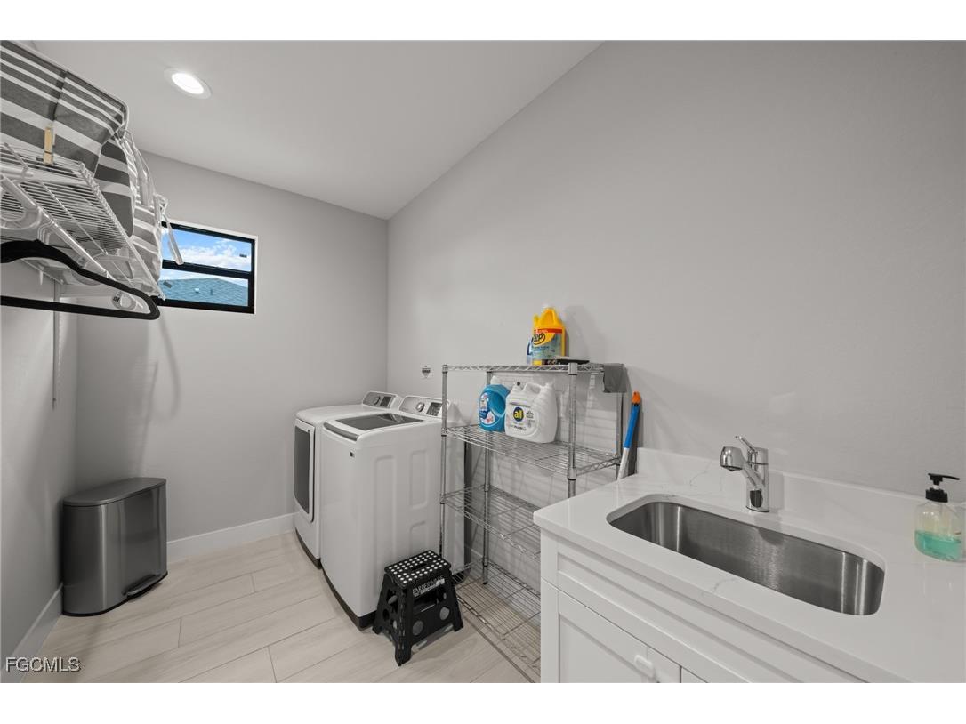 1923 SW 8th Court Cape Coral FL 33991 2025002569 image25