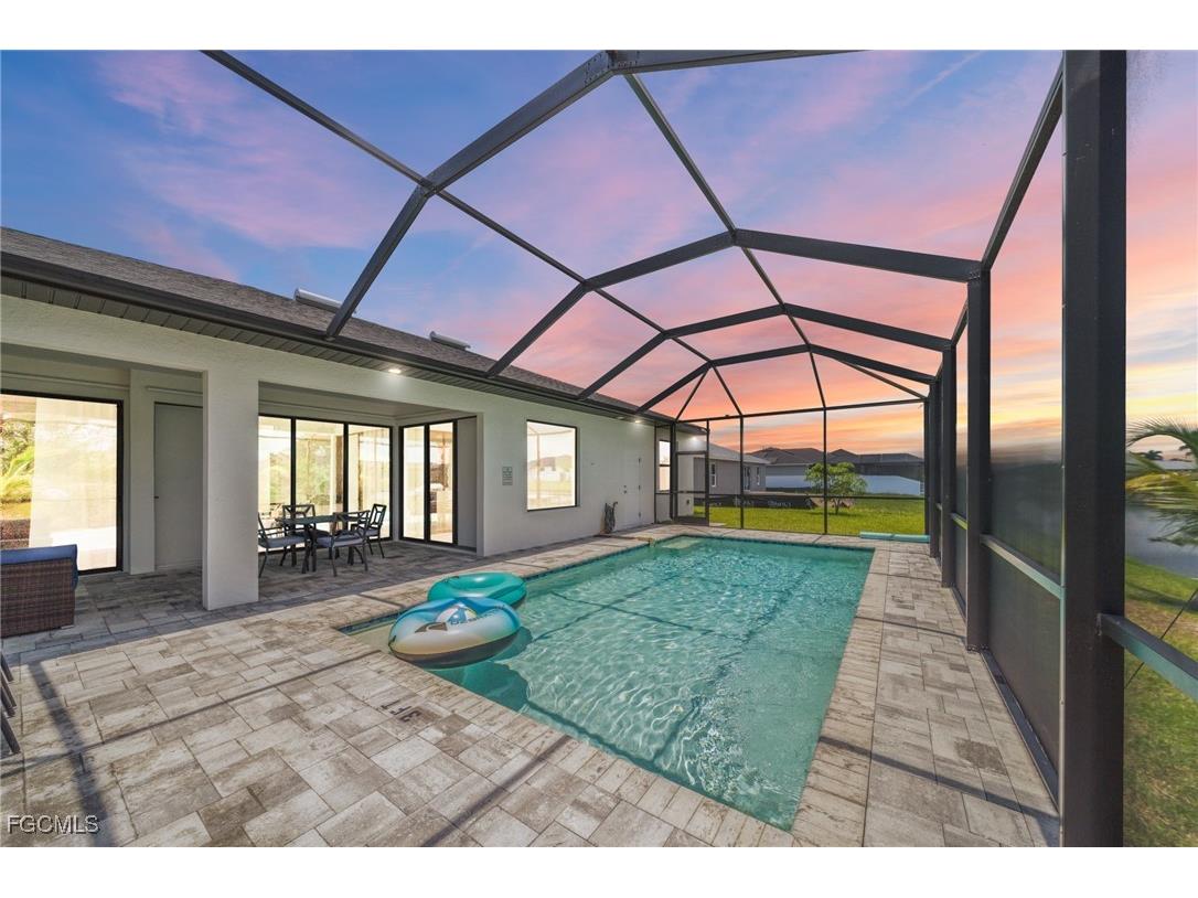 1923 SW 8th Court Cape Coral FL 33991 2025002569 image27