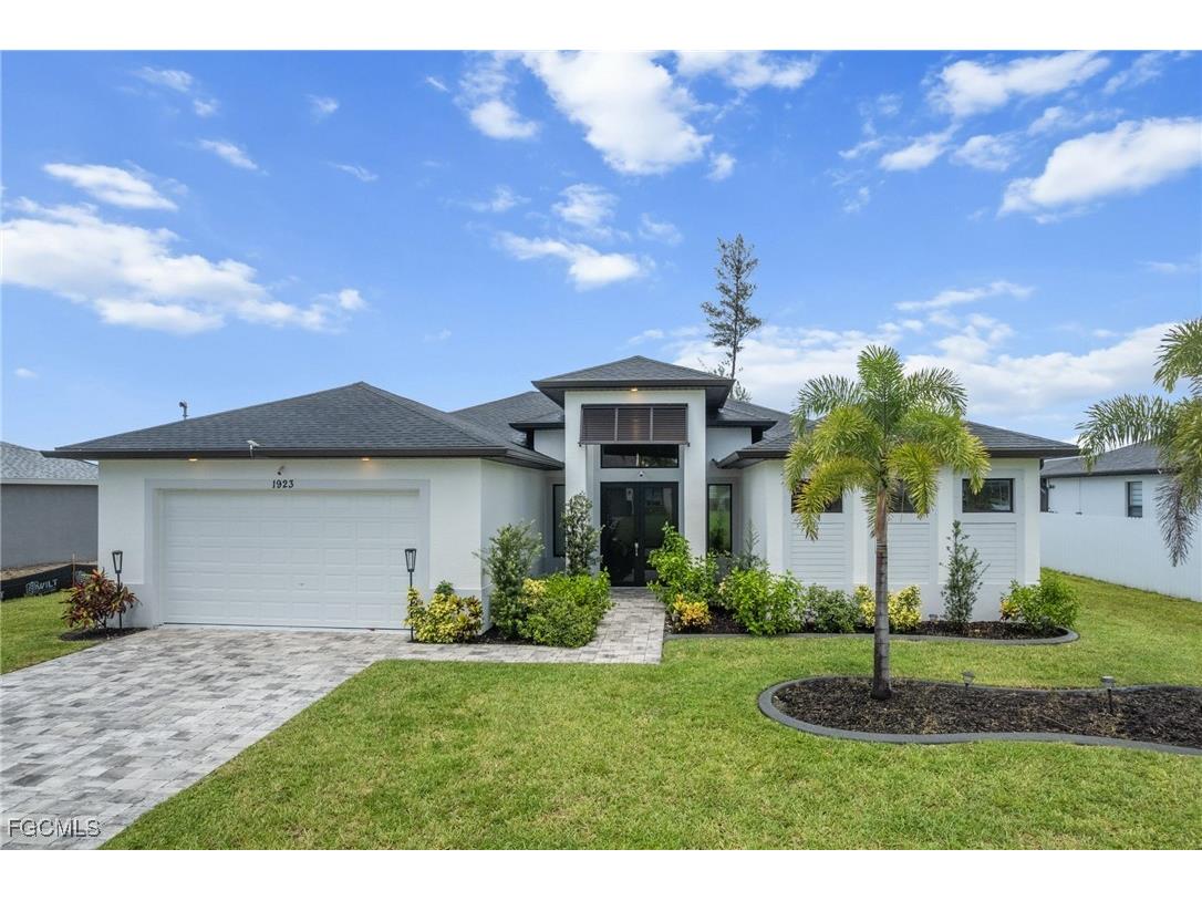 1923 SW 8th Court Cape Coral FL 33991 2025002569 image3