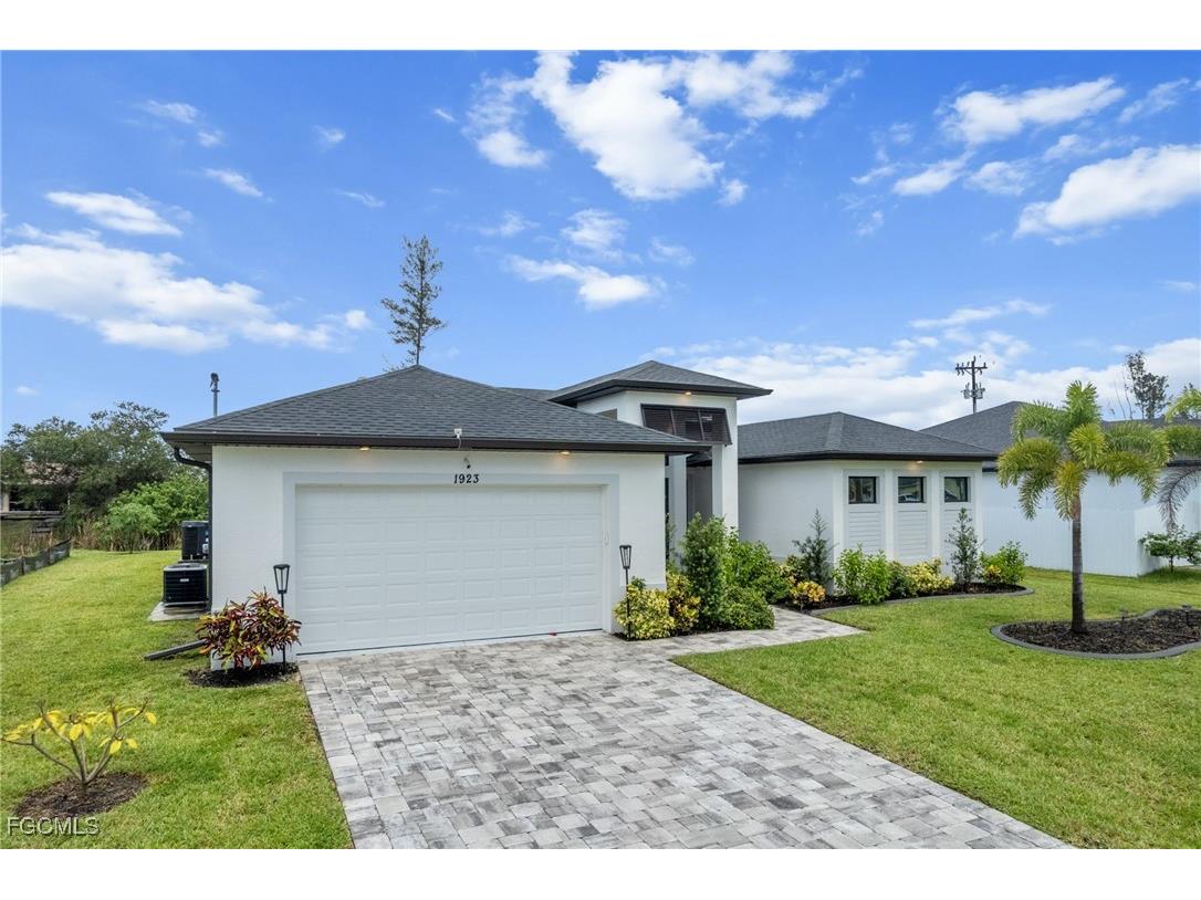 1923 SW 8th Court Cape Coral FL 33991 2025002569 image4
