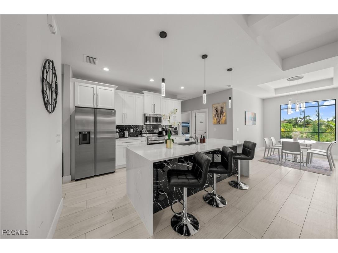 1923 SW 8th Court Cape Coral FL 33991 2025002569 image6