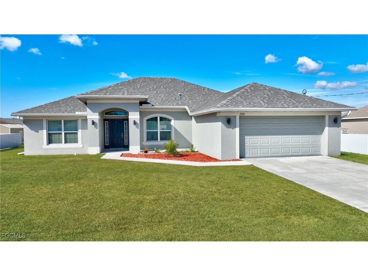 1923 Villia Street Lehigh Acres FL 33972 2025026325 image1