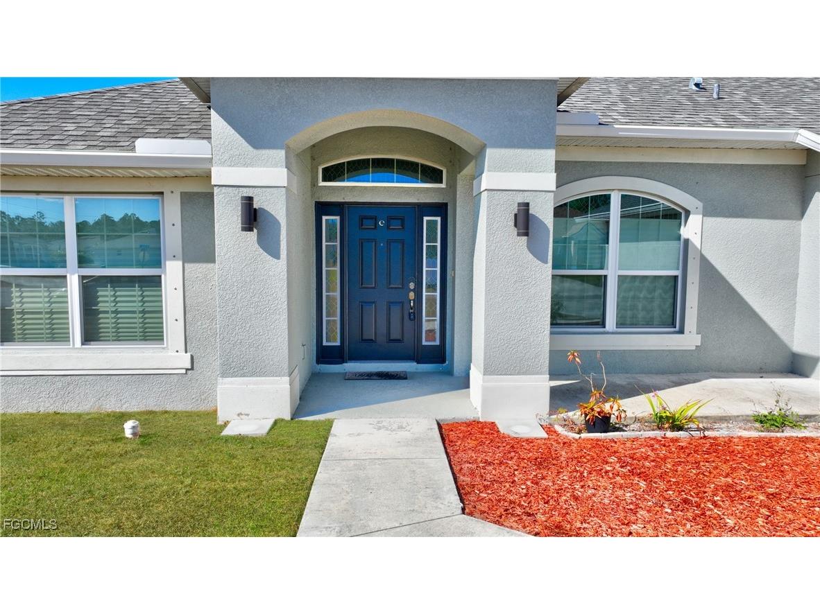 1923 Villia Street Lehigh Acres FL 33972 2025026325 image2