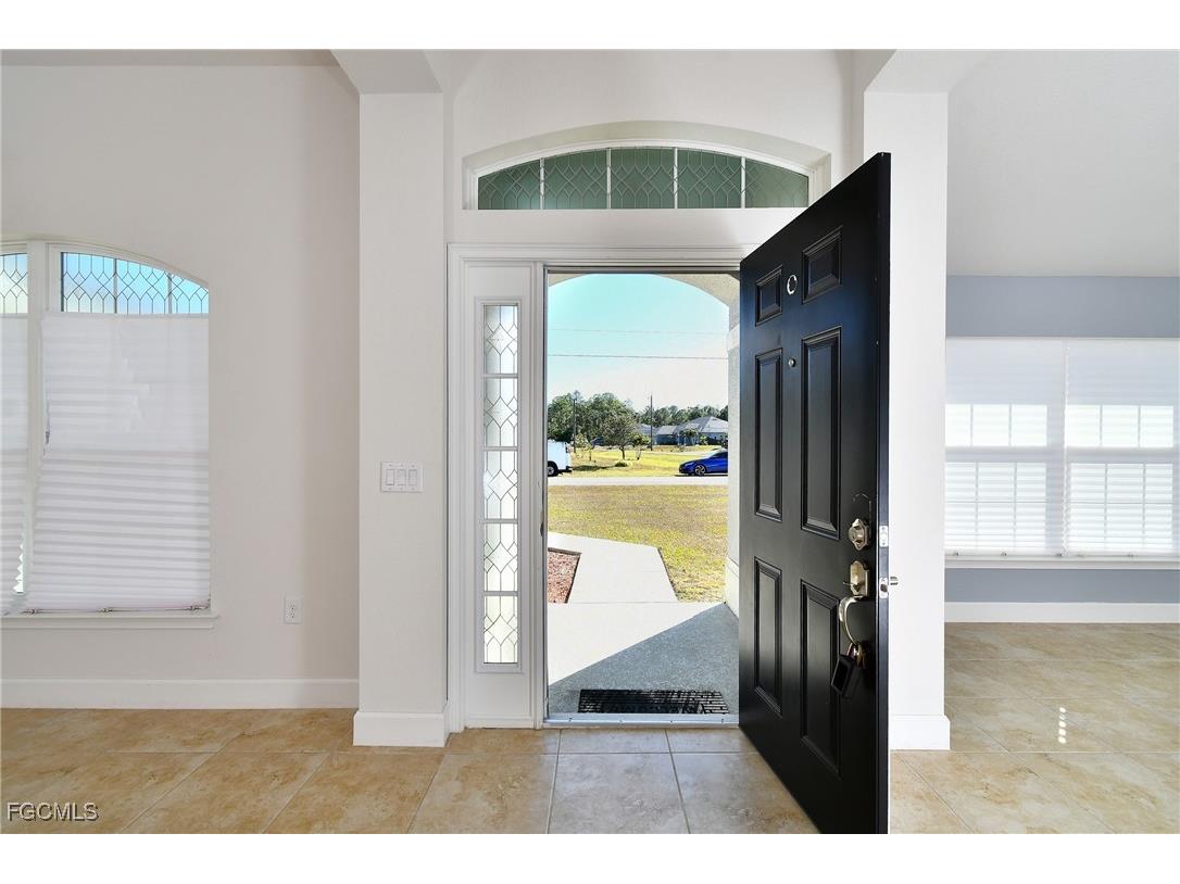 1923 Villia Street Lehigh Acres FL 33972 2025026325 image4