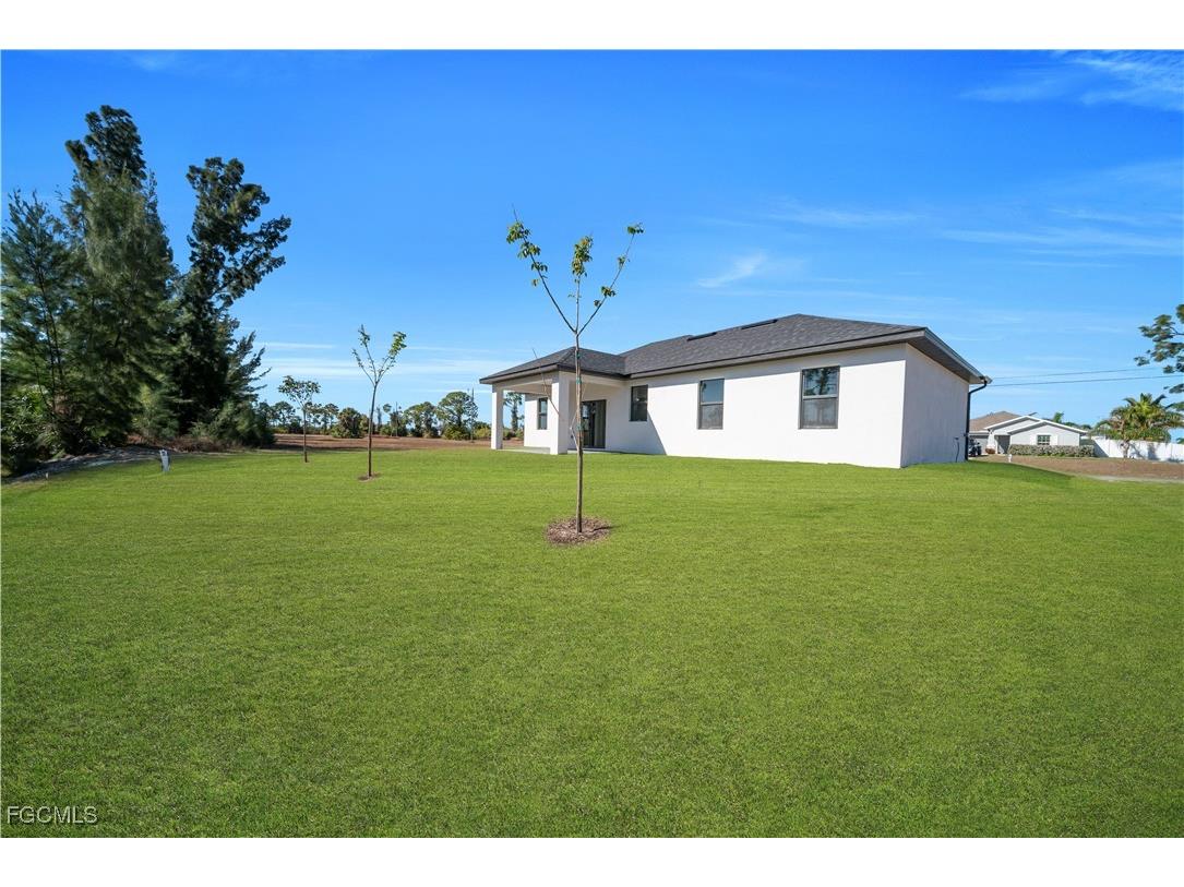 1924 NE 33rd Lane Cape Coral FL 33909 2025025713 image34
