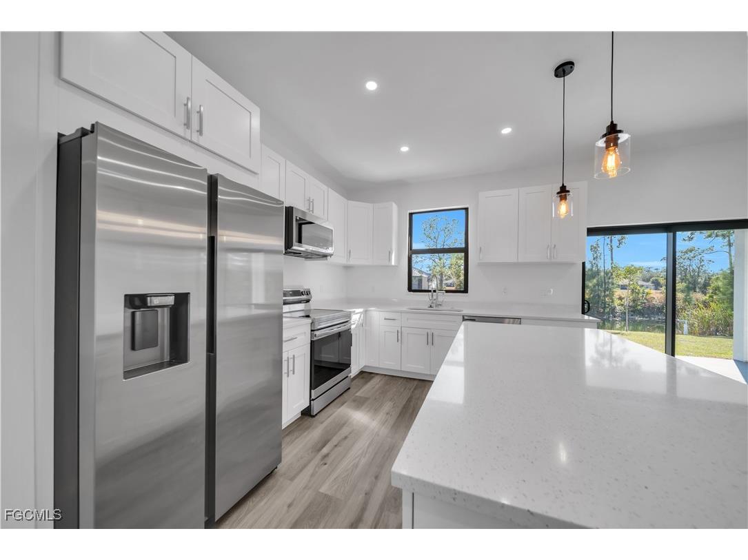 1924 NE 33rd Lane Cape Coral FL 33909 2025025713 image6