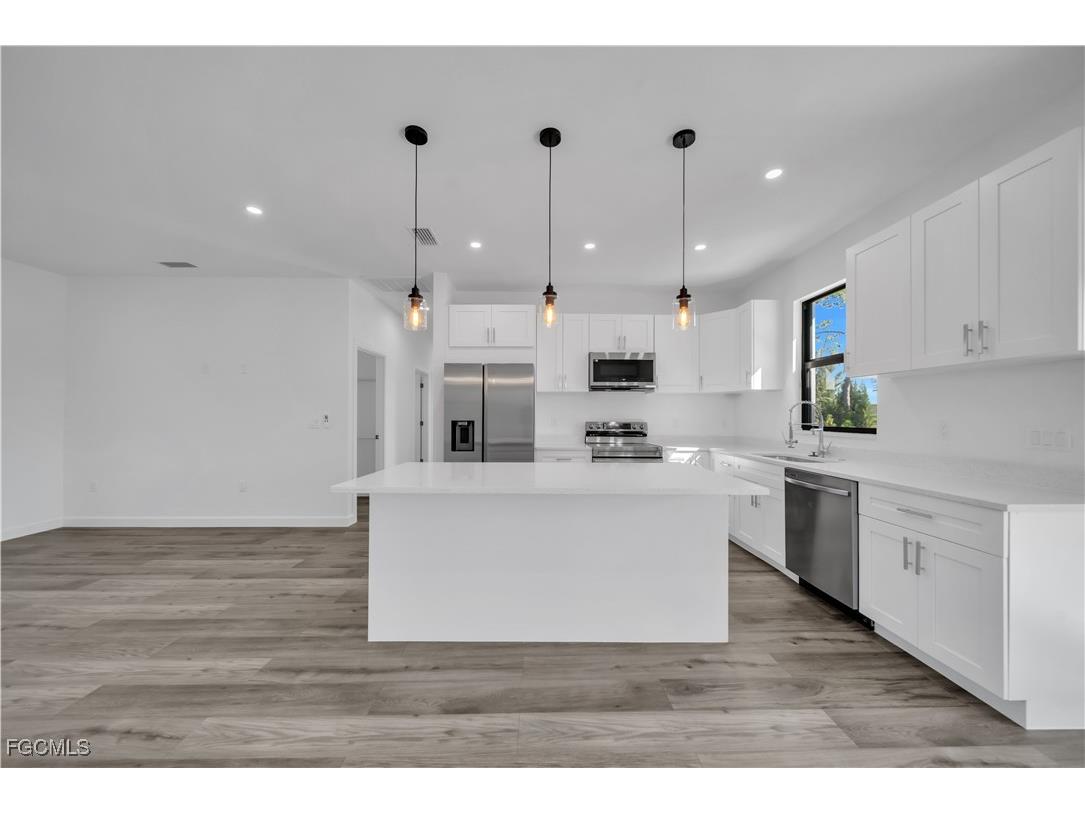 1924 NE 33rd Lane Cape Coral FL 33909 2025025713 image7