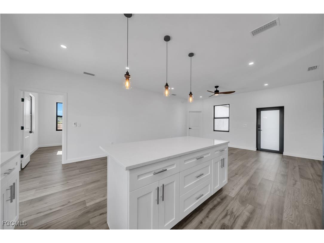 1924 NE 33rd Lane Cape Coral FL 33909 2025025713 image9