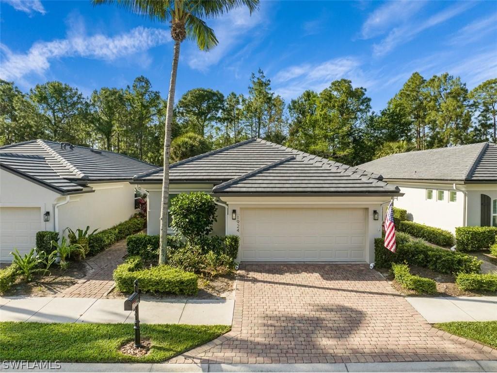 1924 Tarpon Bay Drive N Naples FL 34119 224030459 image1