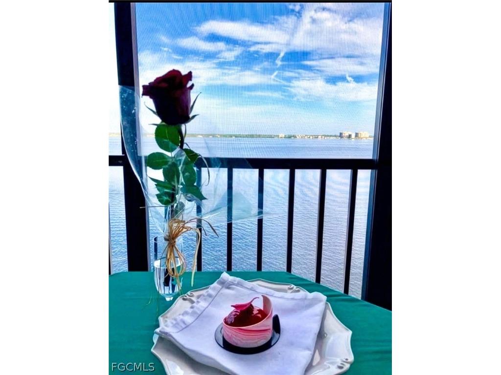 1925 Clifford Street #802 Fort Myers FL 33901 2026007000 image1