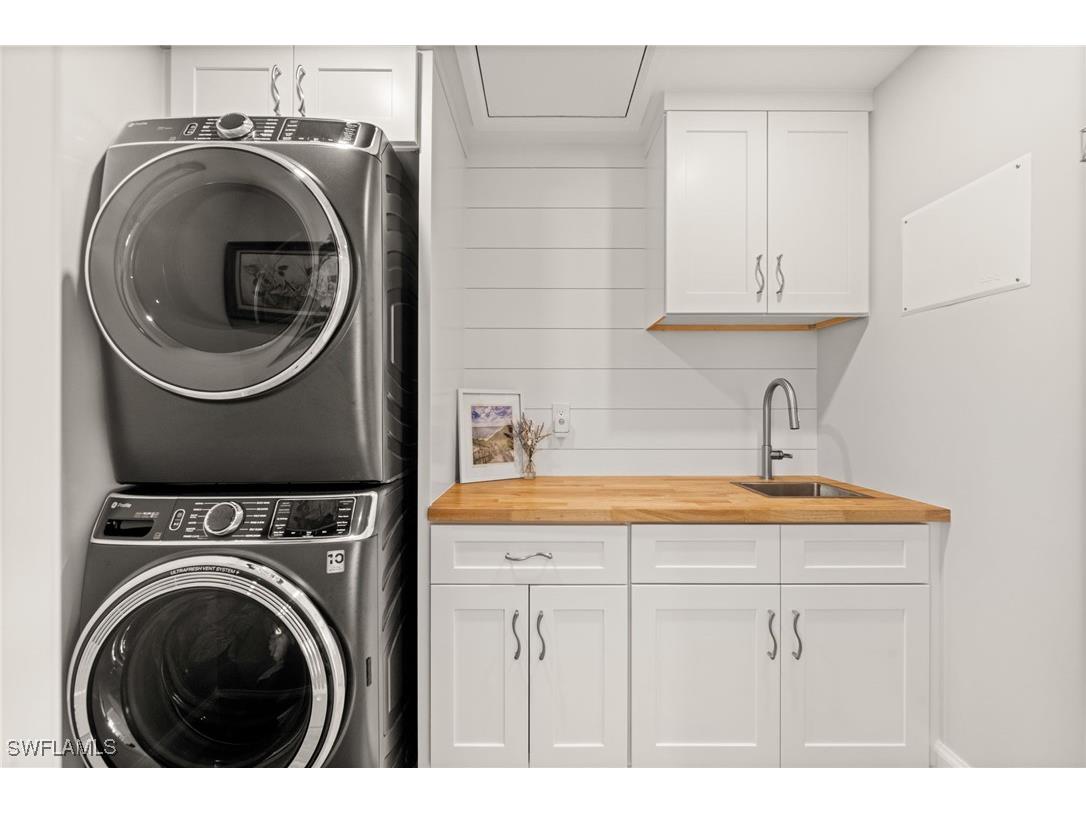 1925 Imperial Golf Course Boulevard Naples FL 34110 225080823 image15