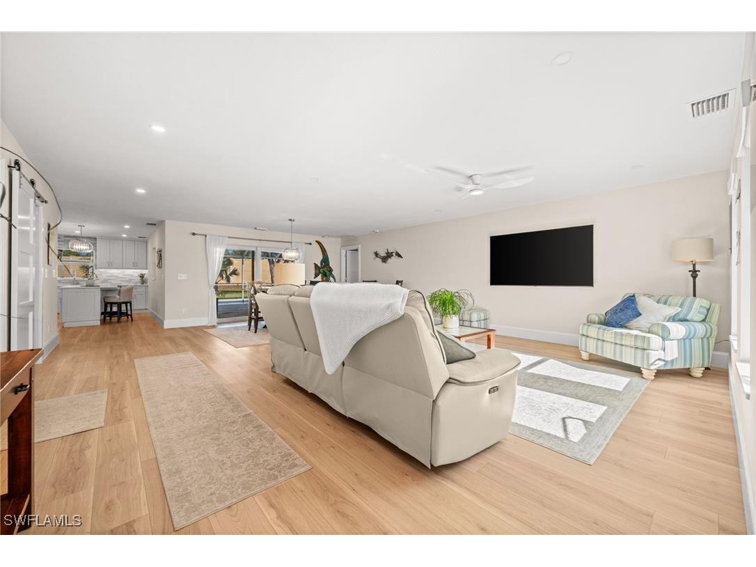 1925 Imperial Golf Course Boulevard Naples FL 34110 225080823 image5