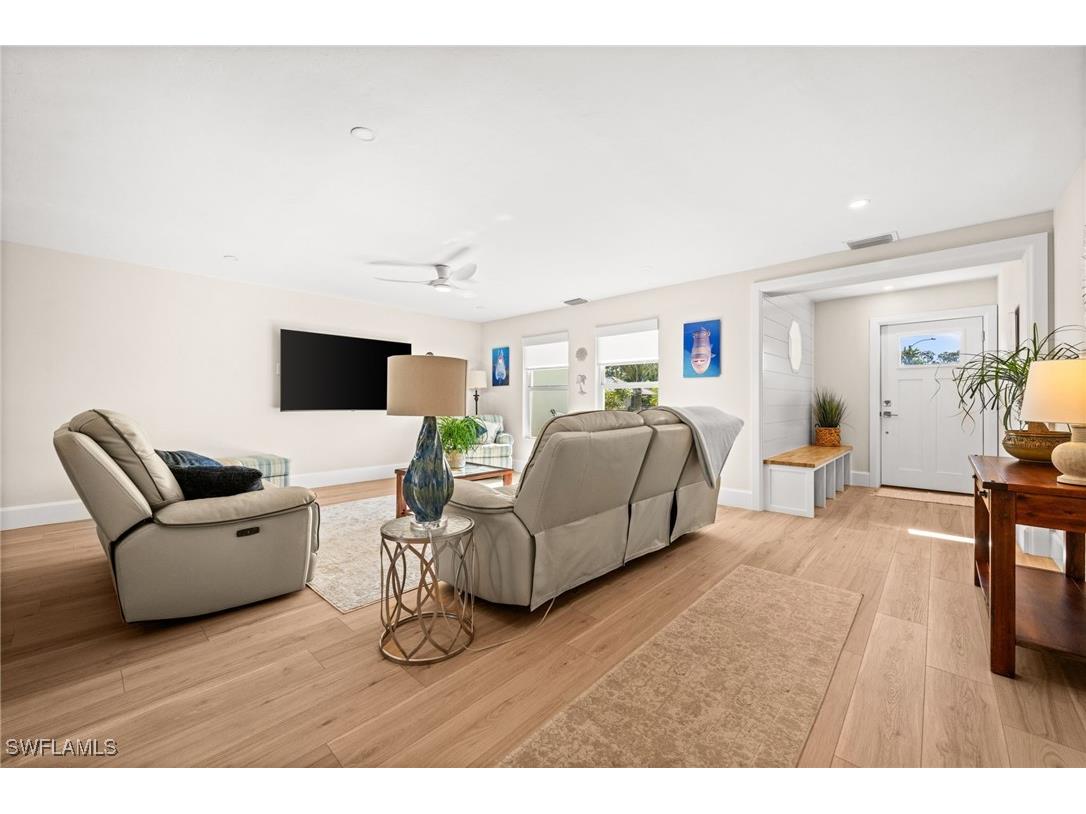 1925 Imperial Golf Course Boulevard Naples FL 34110 225080823 image7