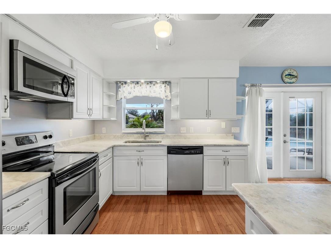 1925 SW 17th Place Cape Coral FL 33991 2025018347 image4