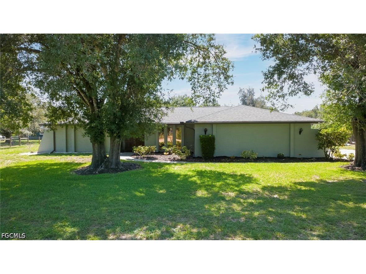 19250 Tammy Lane North Fort Myers FL 33917 2026027885 image1
