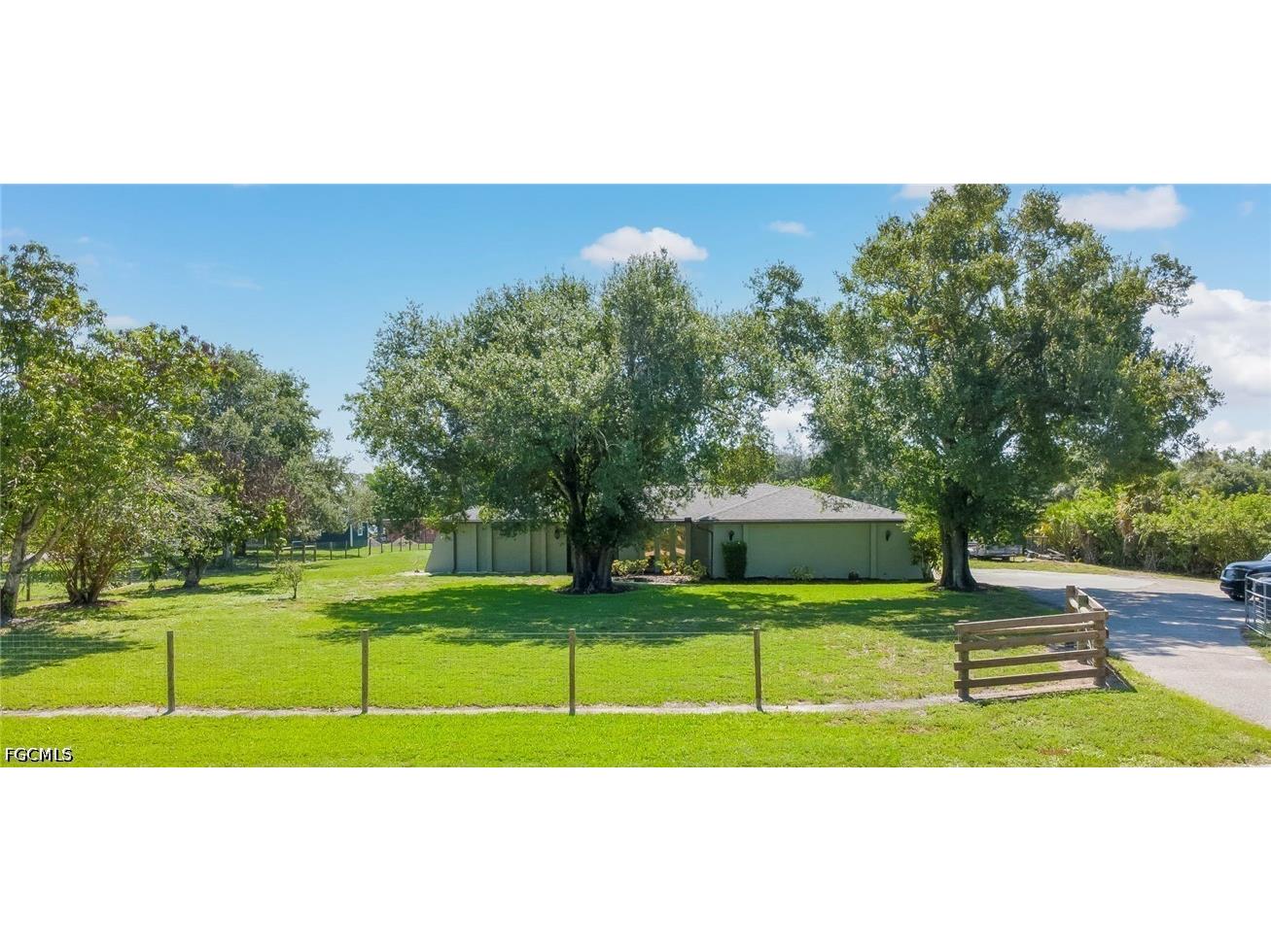19250 Tammy Lane North Fort Myers FL 33917 2026027885 image2