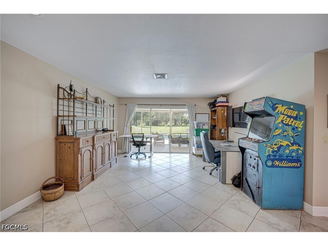 19250 Tammy Lane North Fort Myers FL 33917 2026027885 image3