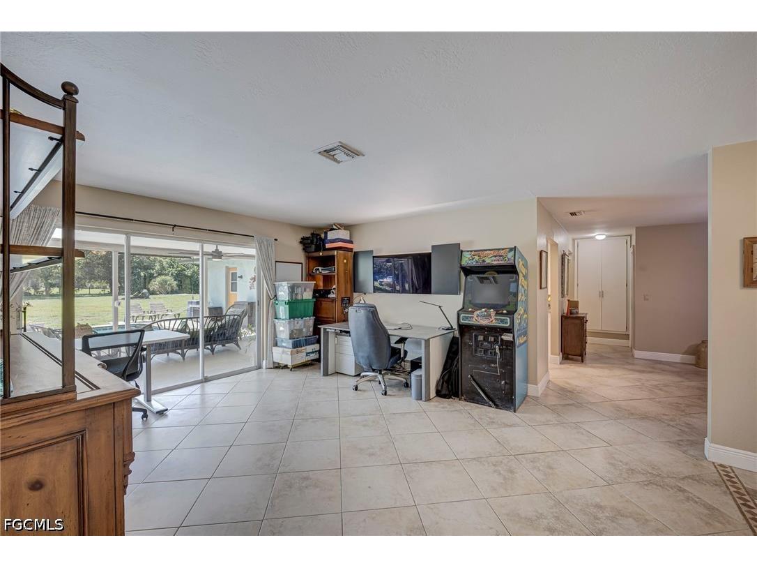 19250 Tammy Lane North Fort Myers FL 33917 2026027885 image4