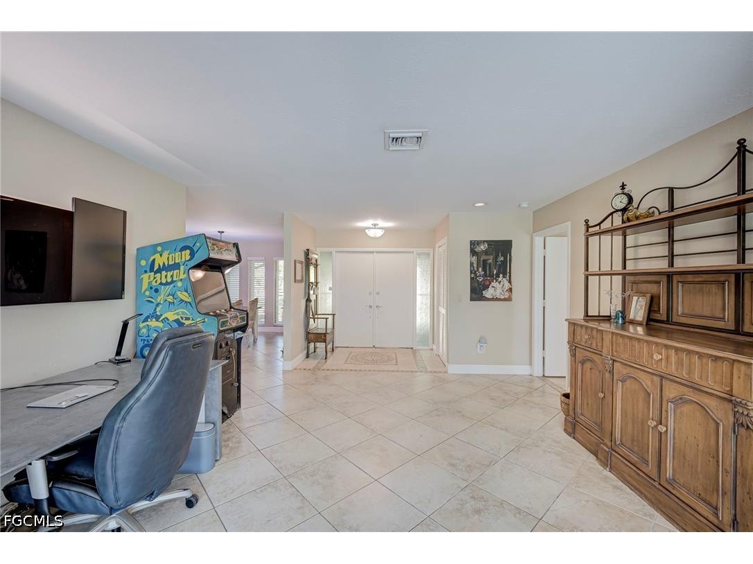 19250 Tammy Lane North Fort Myers FL 33917 2026027885 image5
