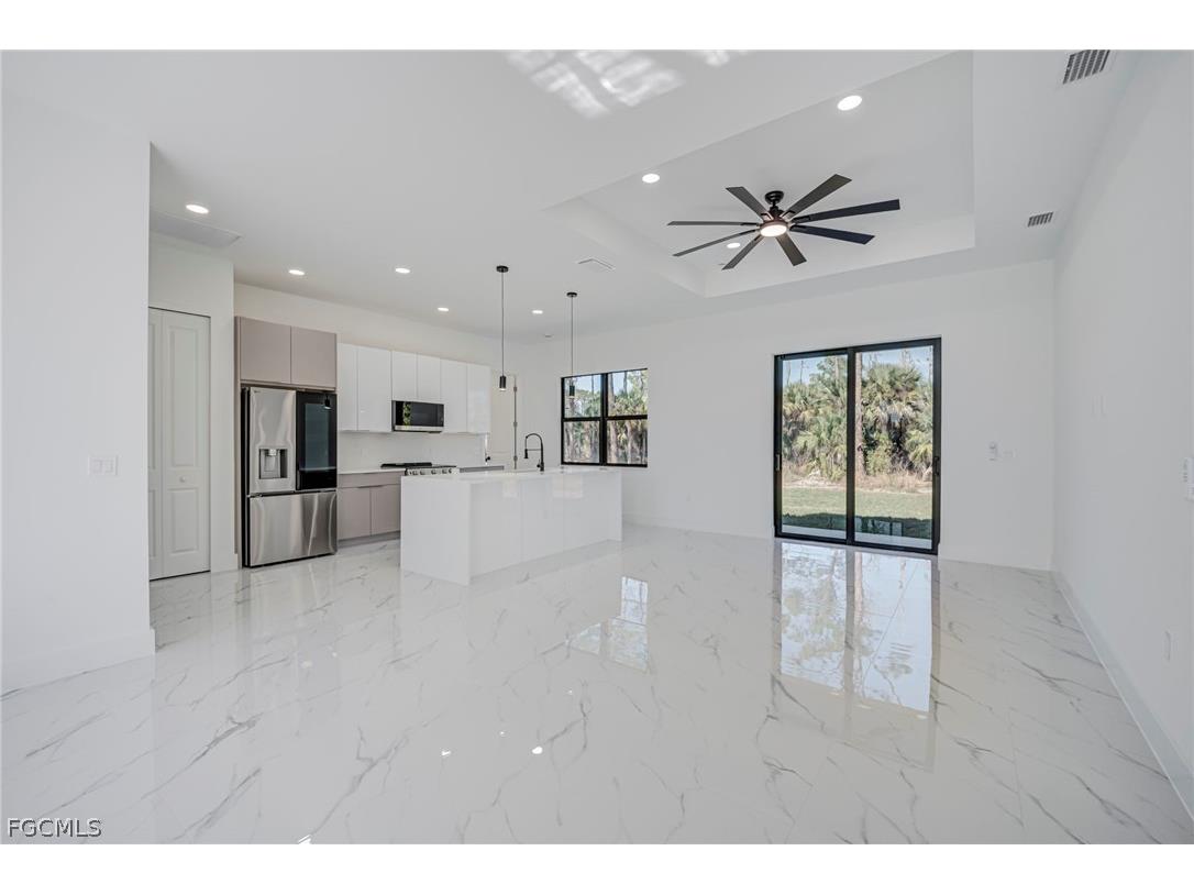 1927 Redmont Avenue Lehigh Acres FL 33972 2026009560 image4